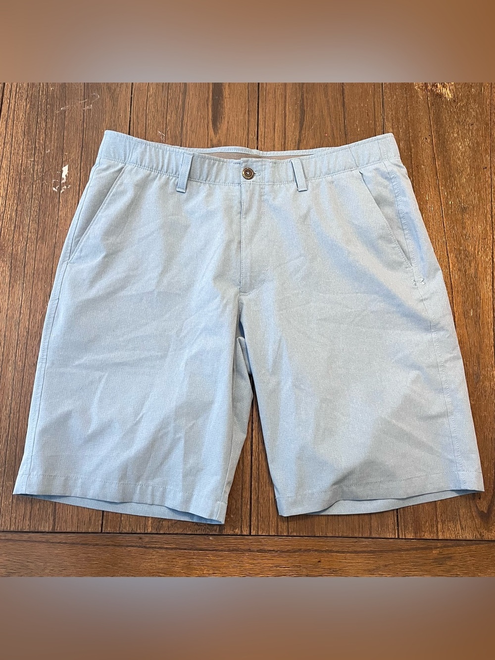 Under Armour Light Blue Flat Front Men’s Shorts size 36 Heatgear